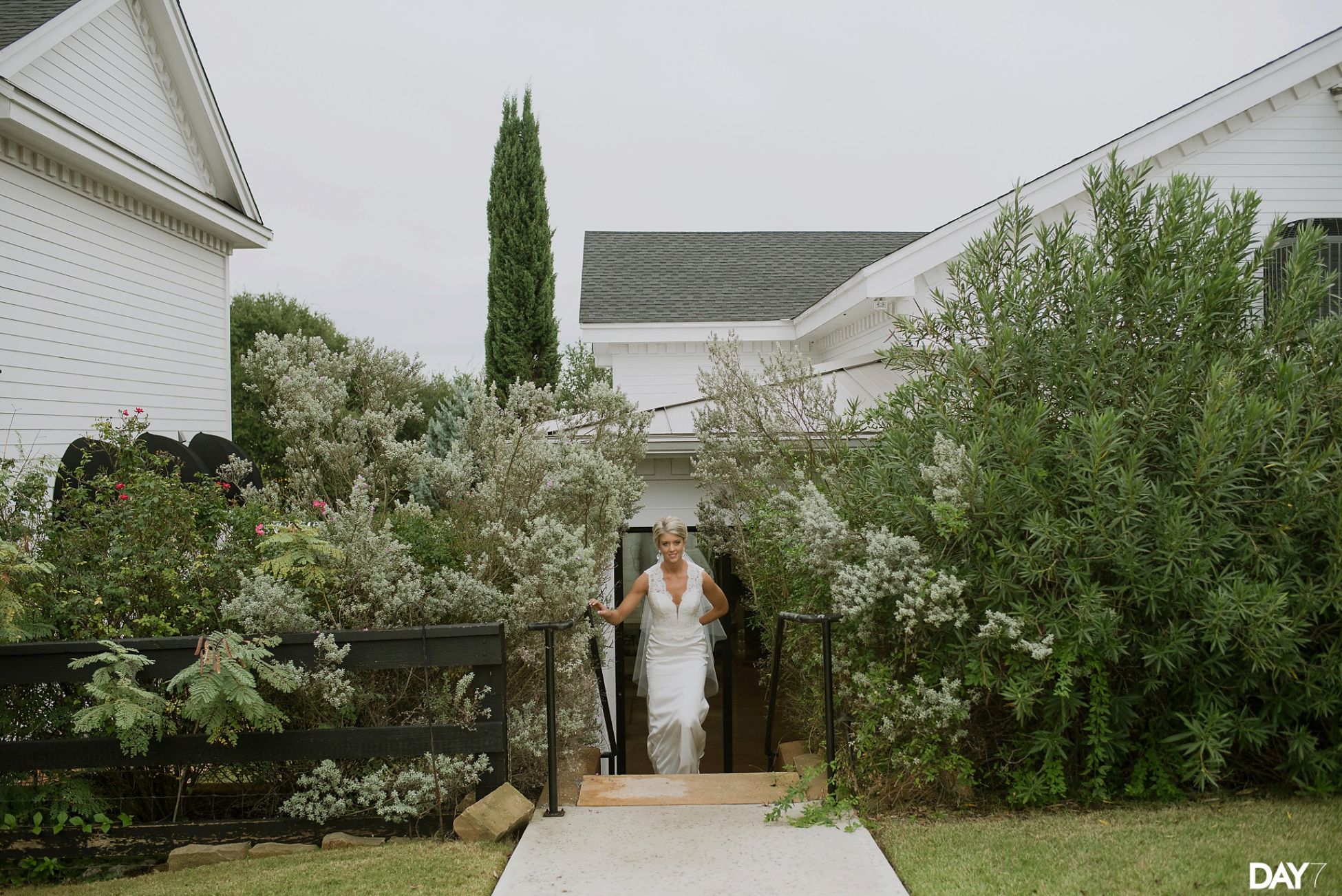 Antebellum Oaks Wedding Photos